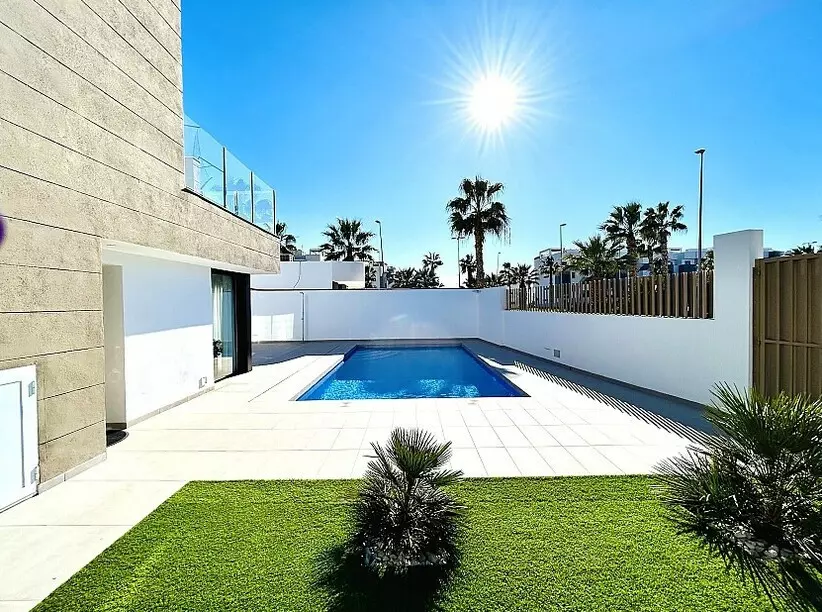 3-bedroom Villa In Guardamar Del Segura, Spain (180 M²)