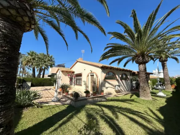 3-bedroom Villa In Cabo Roig, Spain (179 M²)