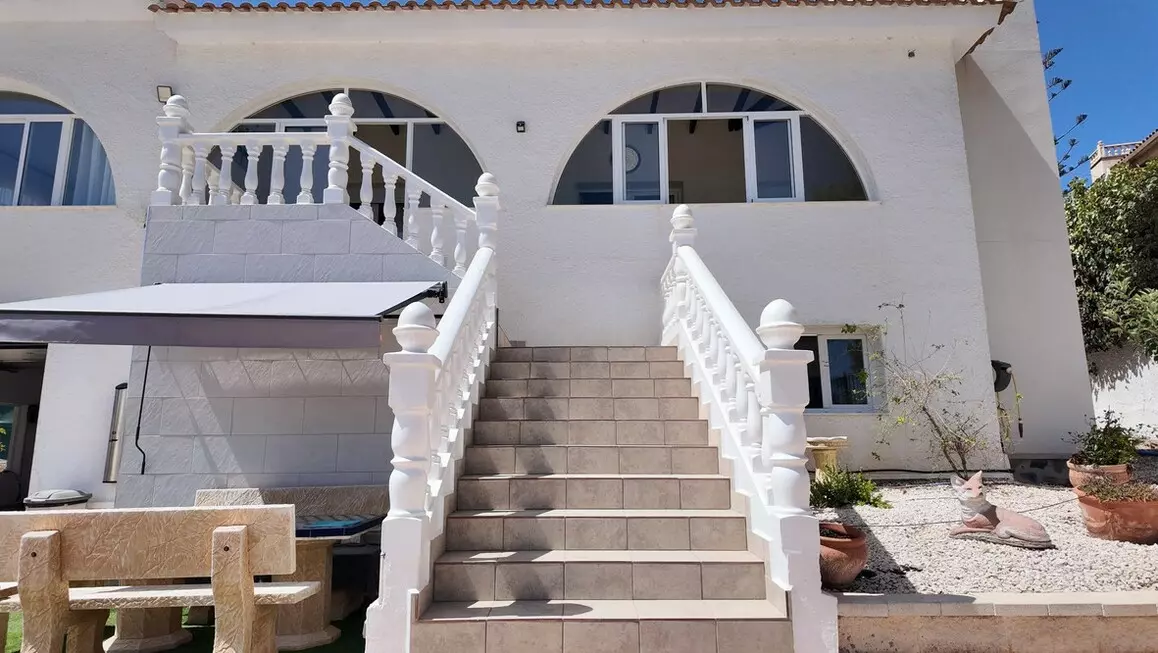 5-bedroom Villa In San Miguel De Salinas, Spain (557 M²)