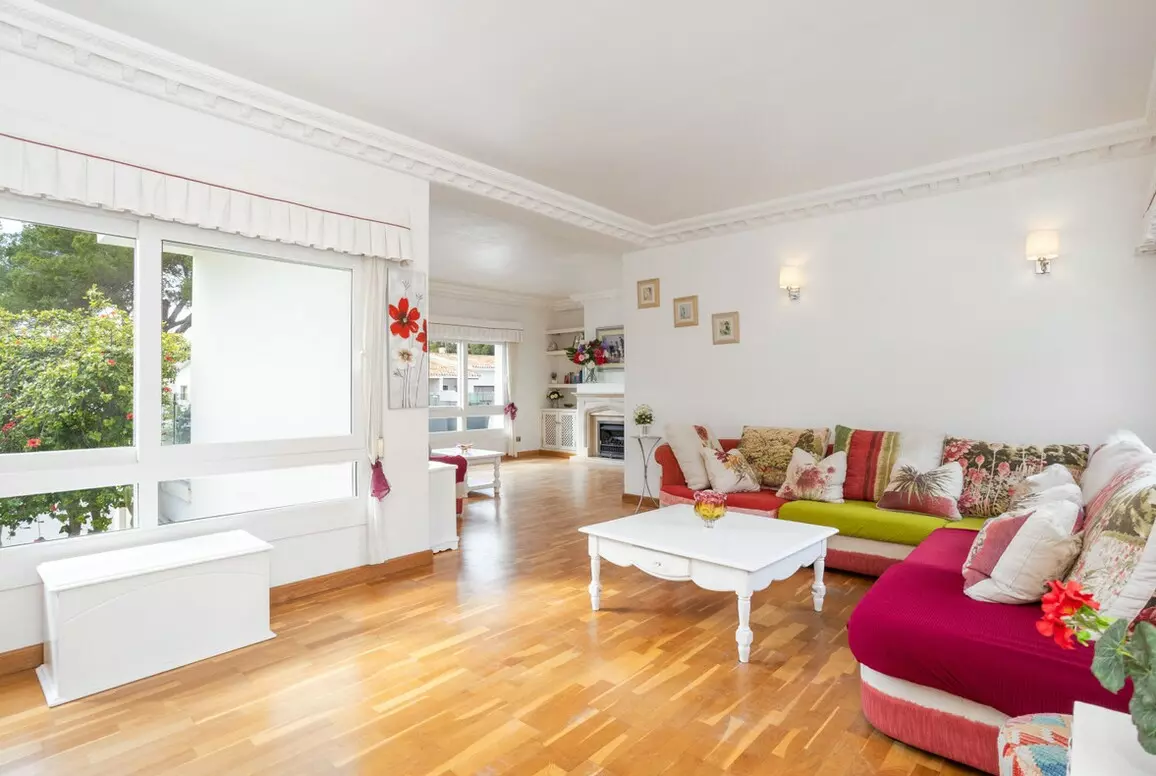 8-bedroom Villa In Orihuela Costa, Spain (446 M²)