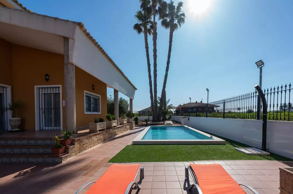 5-bedroom Villa In Orihuela, Spain (495 M²)