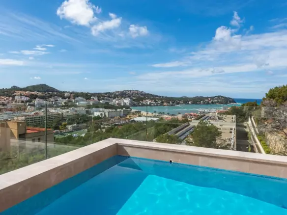 4-bedroom Apartment In Calvià, Spain (155 M²)