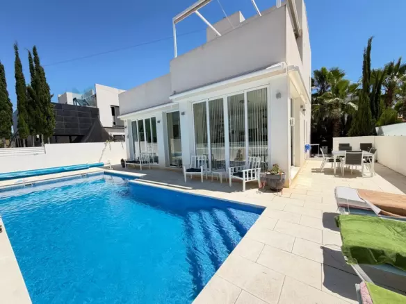 4-bedroom Villa In Pilar De La Horadada, Spain (160 M²)