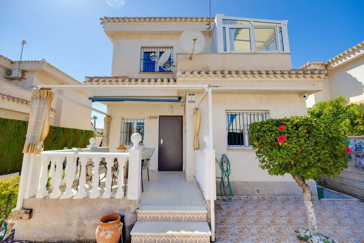 3-bedroom Villa In Orihuela Costa, Spain (125 M²)