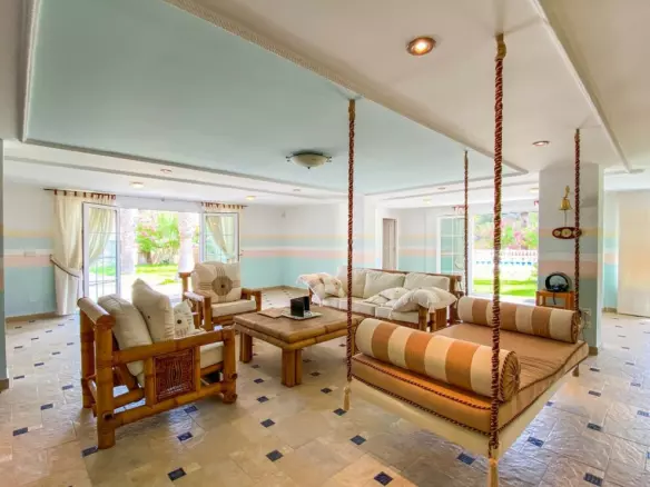 7-bedroom Villa In Orihuela Costa, Spain (430 M²)