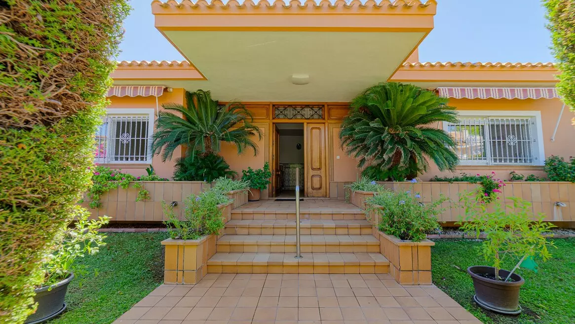 4-bedroom Villa In Orihuela Costa, Spain (487 M²)