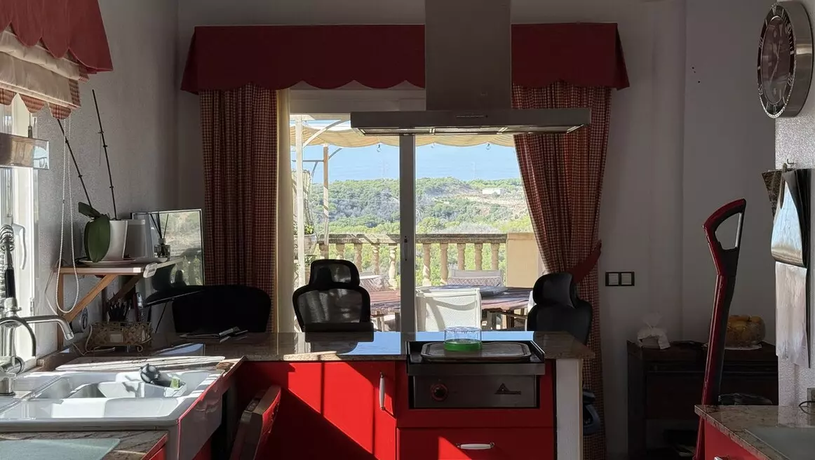 5-bedroom Villa In Orihuela Costa, Spain (214 M²)