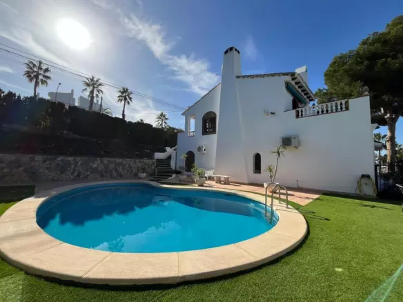 4-bedroom Villa In Orihuela Costa, Spain (184 M²)
