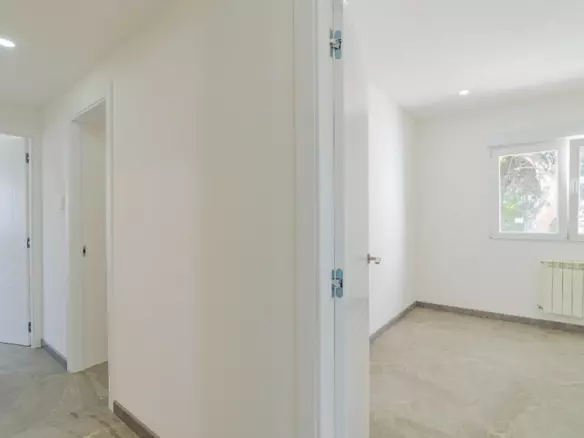 6-bedroom Villa In Torrevieja, Spain (286 M²)