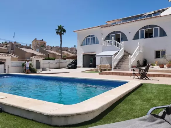 5-bedroom Villa In San Miguel De Salinas, Spain (557 M²)