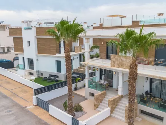 4-bedroom Villa In Rojales, Spain (157 M²)
