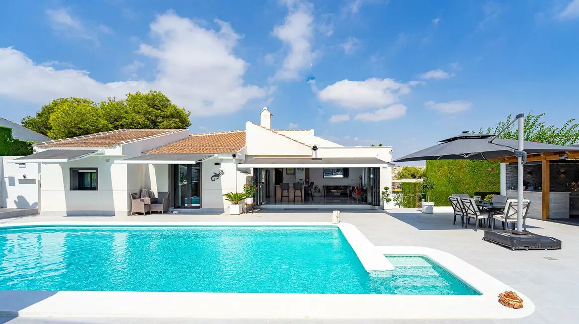 3-bedroom Villa In Orihuela Costa, Spain (211 M²)