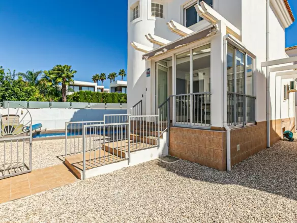 4-bedroom Villa In San Fulgencio, Spain (143 M²)
