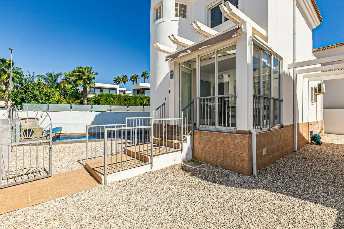4-bedroom Villa In San Fulgencio, Spain (143 M²)