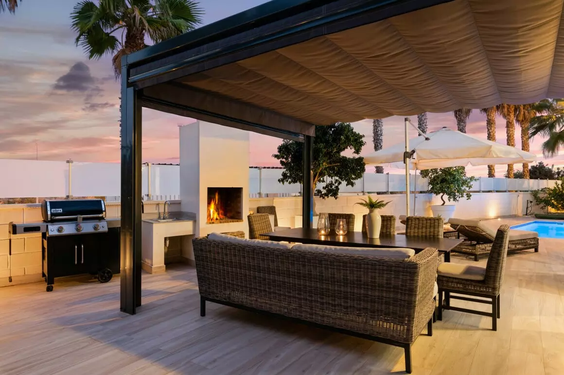 5-bedroom Villa In Orihuela Costa, Spain (180 M²)