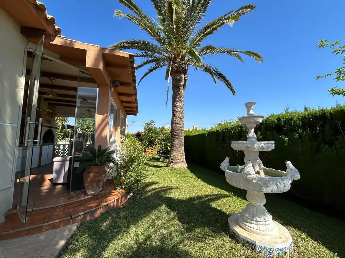 3-bedroom Villa In Cabo Roig, Spain (179 M²)