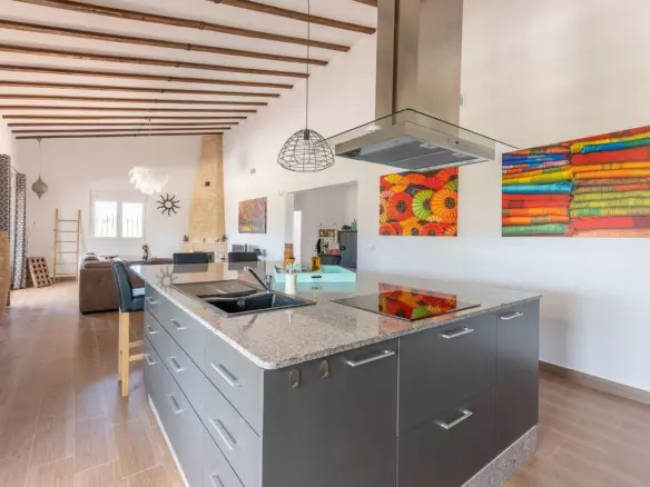5-bedroom Villa In La Romana, Spain (180 M²)