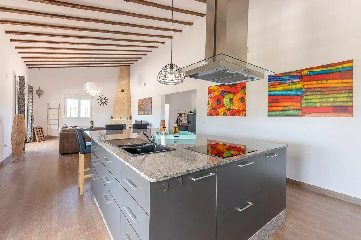 5-bedroom Villa In La Romana, Spain (180 M²)