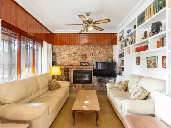 6-bedroom Villa In Orihuela Costa, Spain (204 M²)