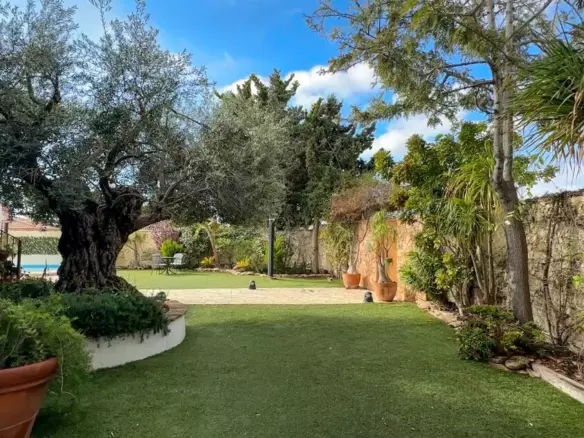 7-bedroom Villa In Orihuela Costa, Spain (450 M²)