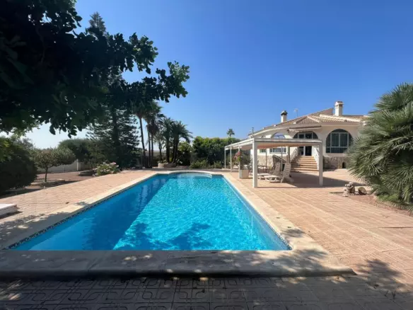 3-bedroom Villa In Rojales, Spain (236 M²)