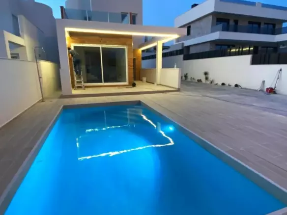 3-bedroom Villa In Torrevieja, Spain (120 M²)