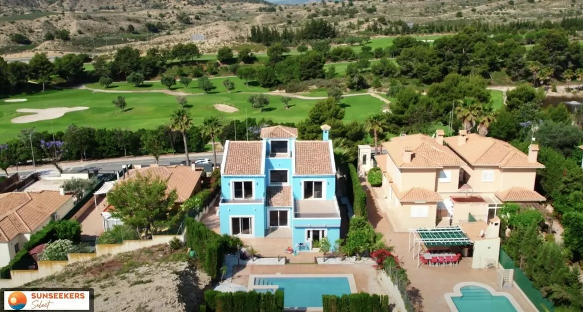 6-bedroom Villa In Monforte Del Cid, Spain (453 M²)