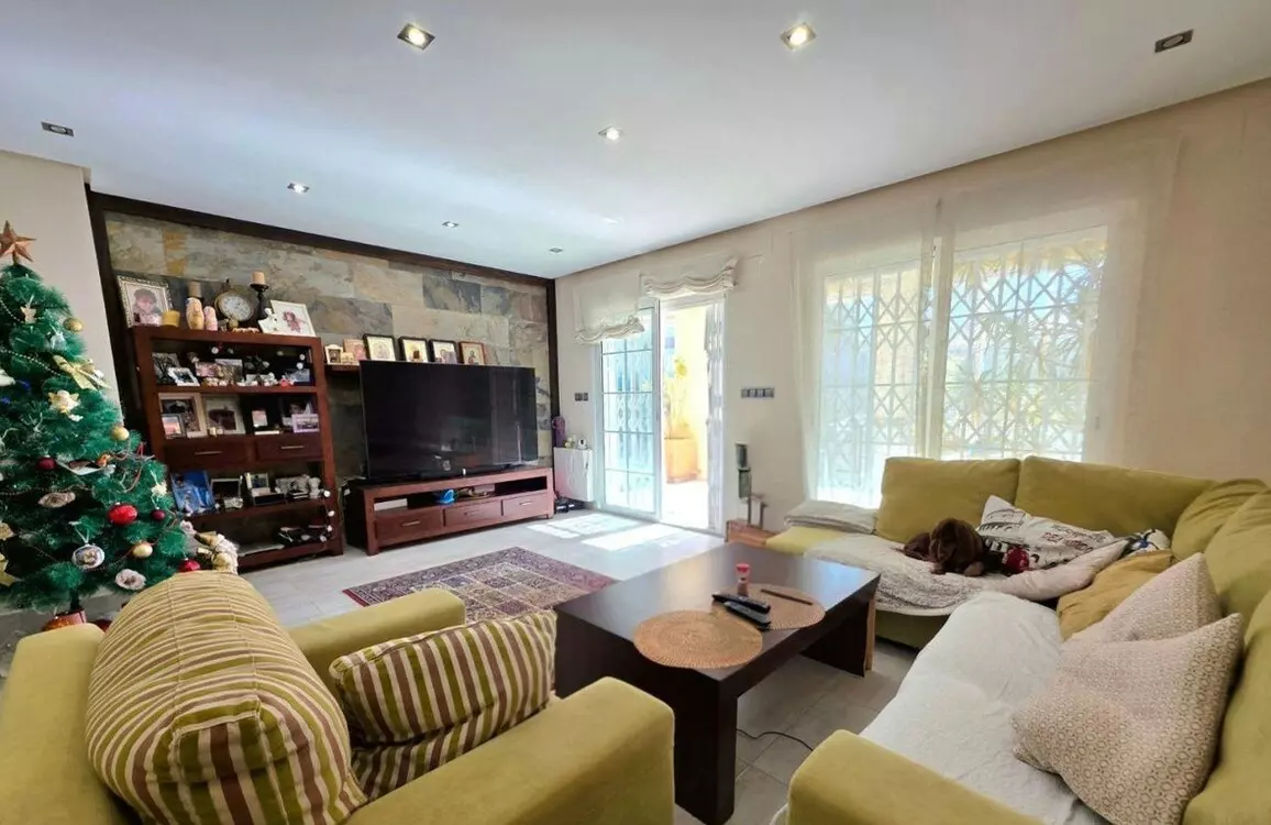 5-bedroom Villa In Orihuela Costa, Spain (265 M²)