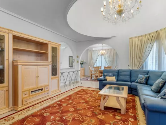 7-bedroom Villa In Rojales, Spain (179 M²)