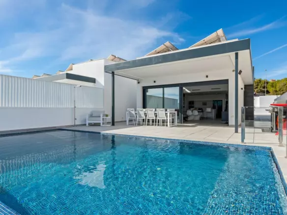 4-bedroom Villa In San Miguel De Salinas, Spain (272 M²)