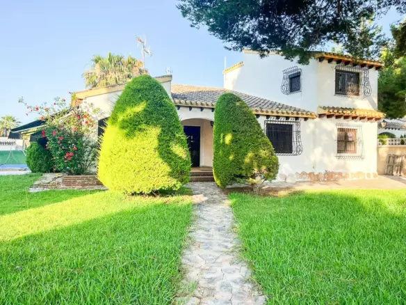 4-bedroom Villa In Orihuela Costa, Spain (200 M²)
