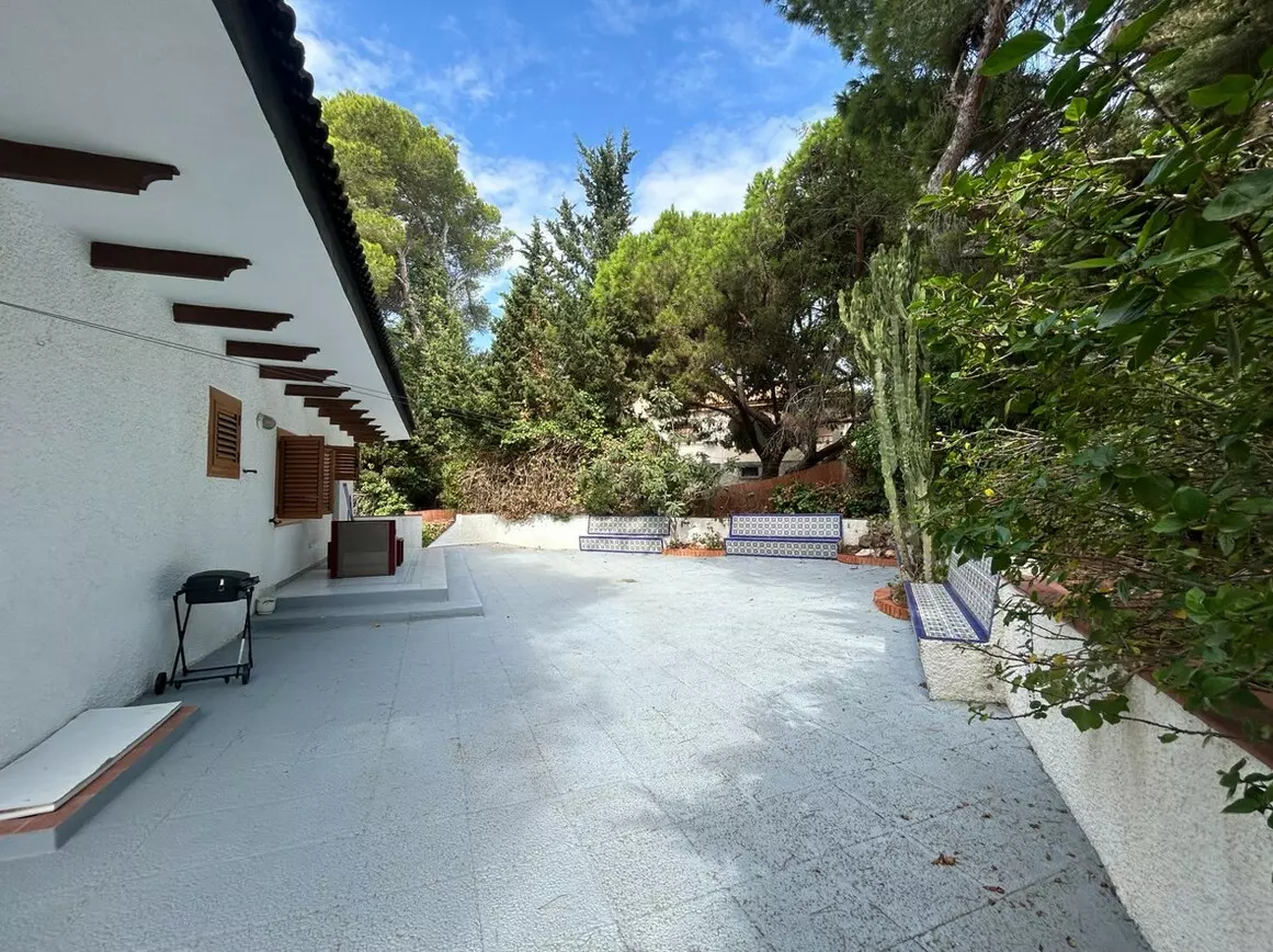 7-bedroom Villa In Orihuela Costa, Spain (450 M²)