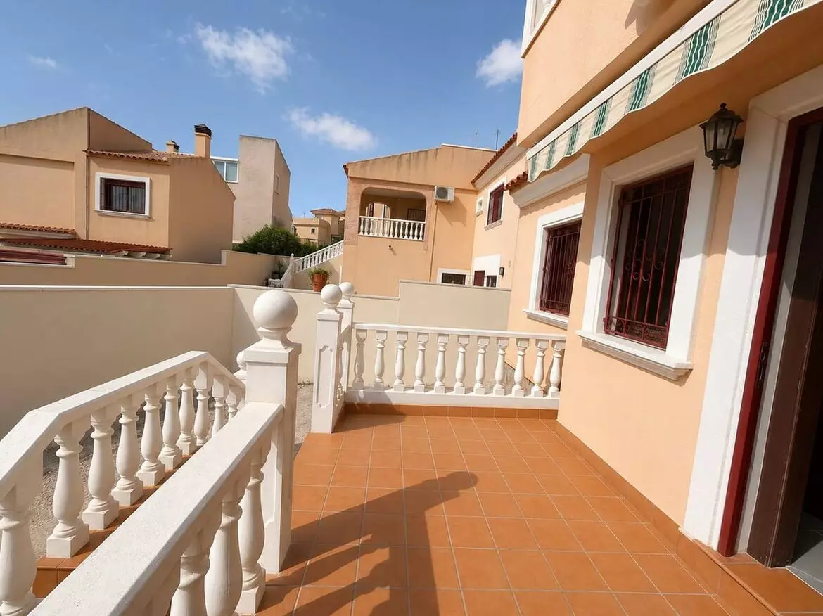 2-bedroom Villa In San Miguel De Salinas, Spain (77 M²)