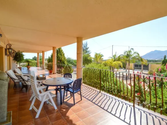 5-bedroom Villa In Orihuela, Spain (270 M²)