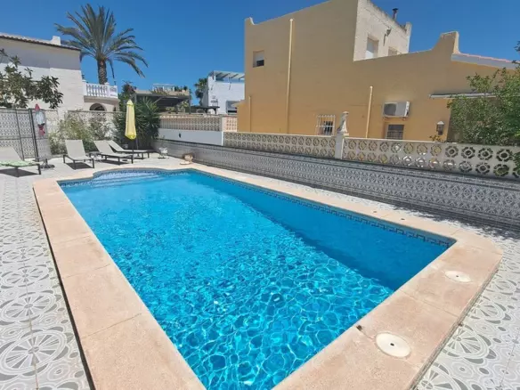3-bedroom Villa In San Miguel De Salinas, Spain (173 M²)