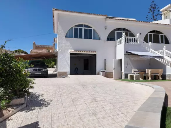5-bedroom Villa In San Miguel De Salinas, Spain (557 M²)