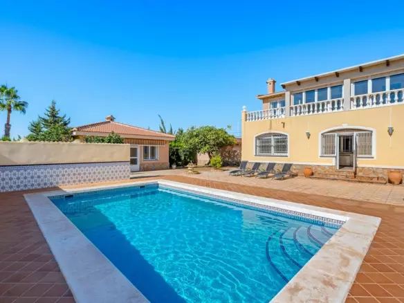 7-bedroom Town House In Rojales, Spain (497 M²)