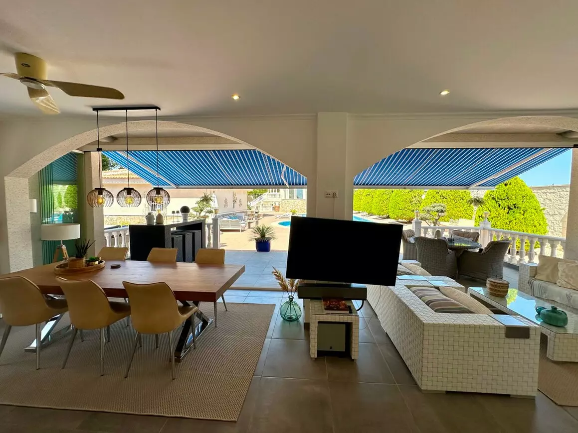 6-bedroom Villa In Rojales, Spain (405 M²)