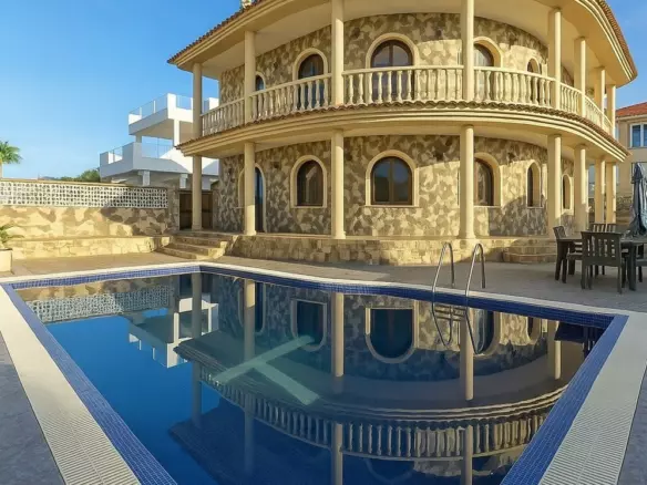 4-bedroom Villa In Orihuela Costa, Spain (400 M²)