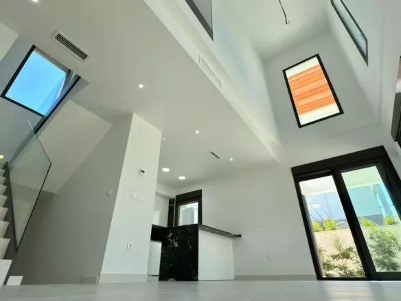 4-bedroom Villa In Alicante, Spain (224 M²)