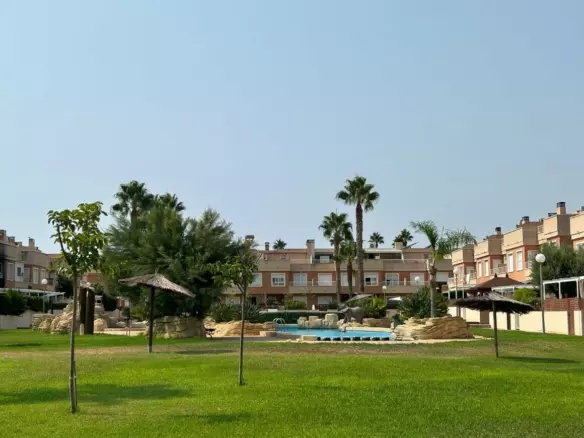 3-bedroom Villa In Santa Pola, Spain (119 M²)