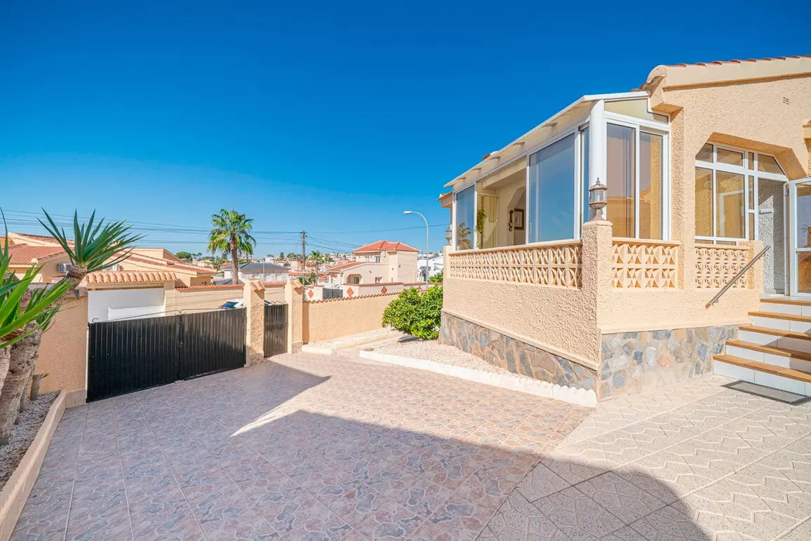 5-bedroom Villa In Rojales, Spain (97 M²)