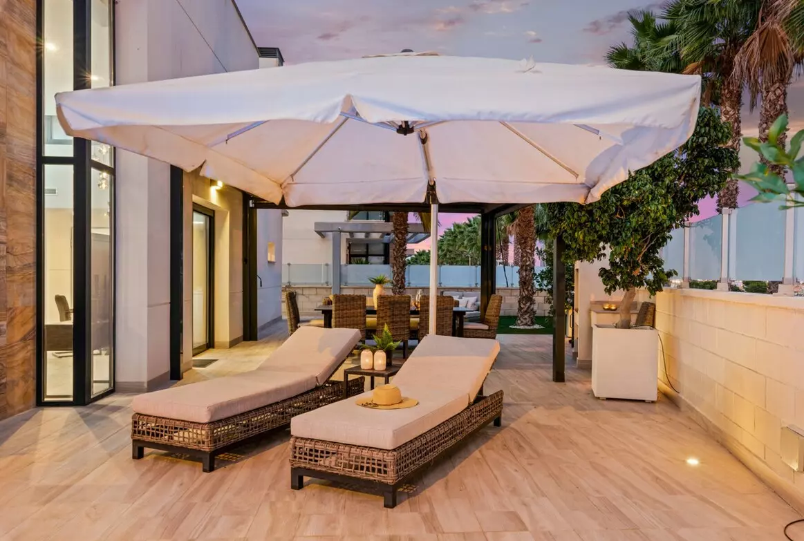5-bedroom Villa In Orihuela Costa, Spain (180 M²)