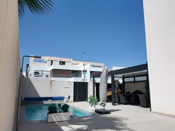 4-bedroom Apartment In Benijofar, Spain (179 M²)