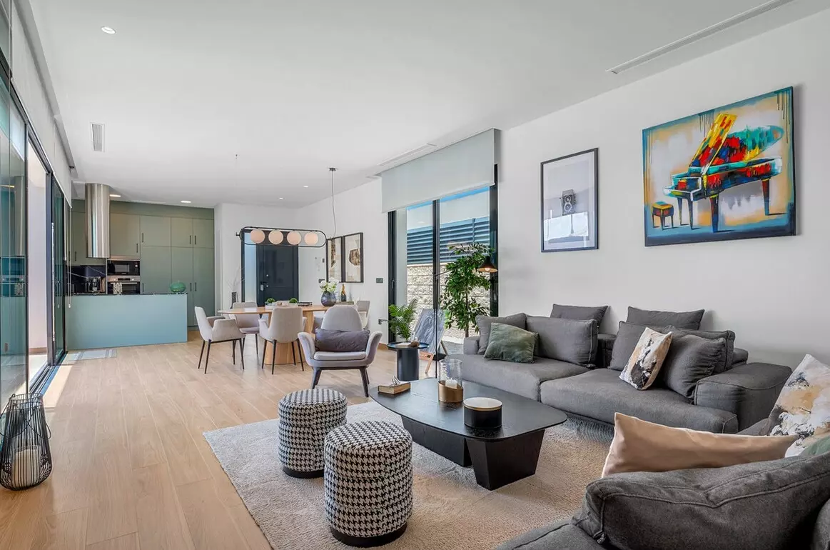 3-bedroom Villa In Benijofar, Spain (146 M²)