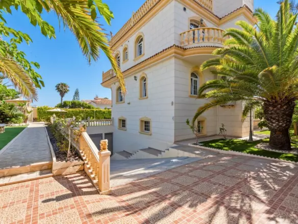 6-bedroom Villa In Orihuela Costa, Spain (760 M²)