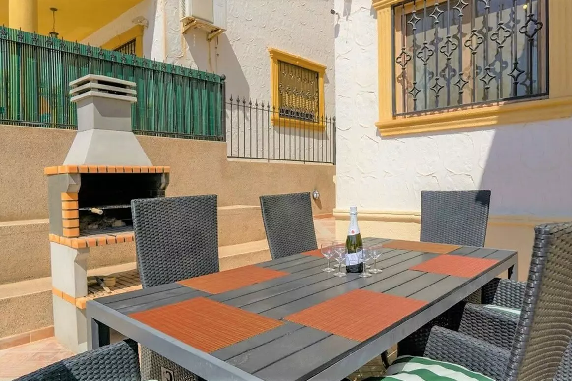 3-bedroom Villa In Alicante, Spain (132 M²)