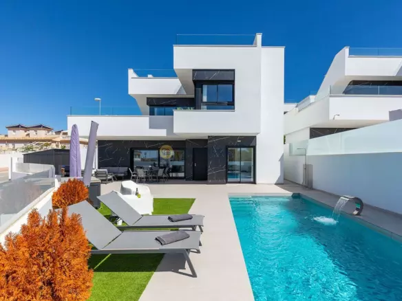 3-bedroom Villa In Rojales, Spain (129 M²)