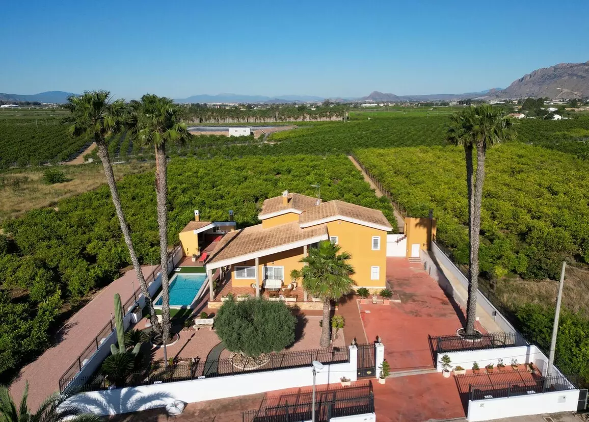 4-bedroom Villa In Orihuela, Spain (1.000 M²)