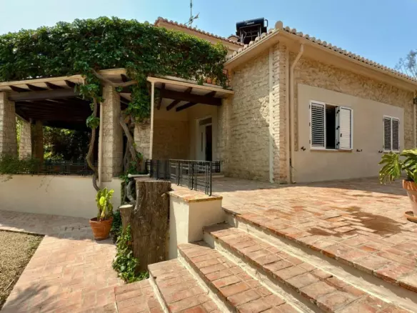 6-bedroom Villa In Alicante, Spain (500 M²)